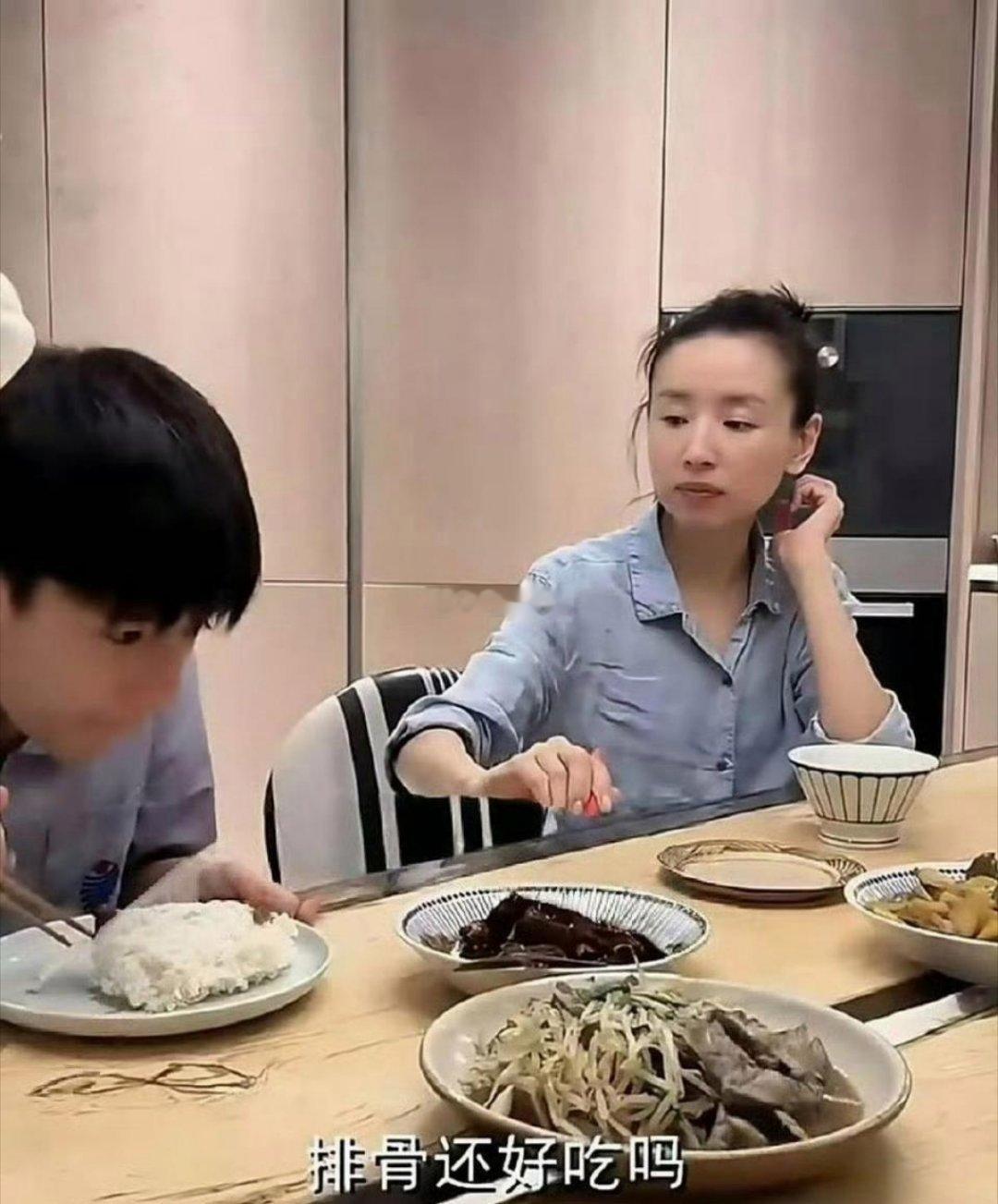 董洁家的桌子为啥会有条缝，这是什么设计？