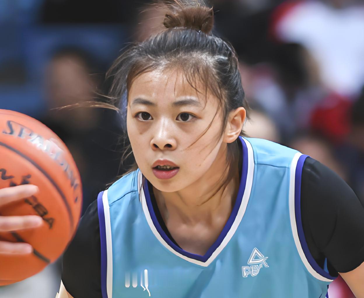 王依婷走了，北京女篮控球要靠徐凤威？新赛季，北京首钢园女篮阵容变化不太大，走了