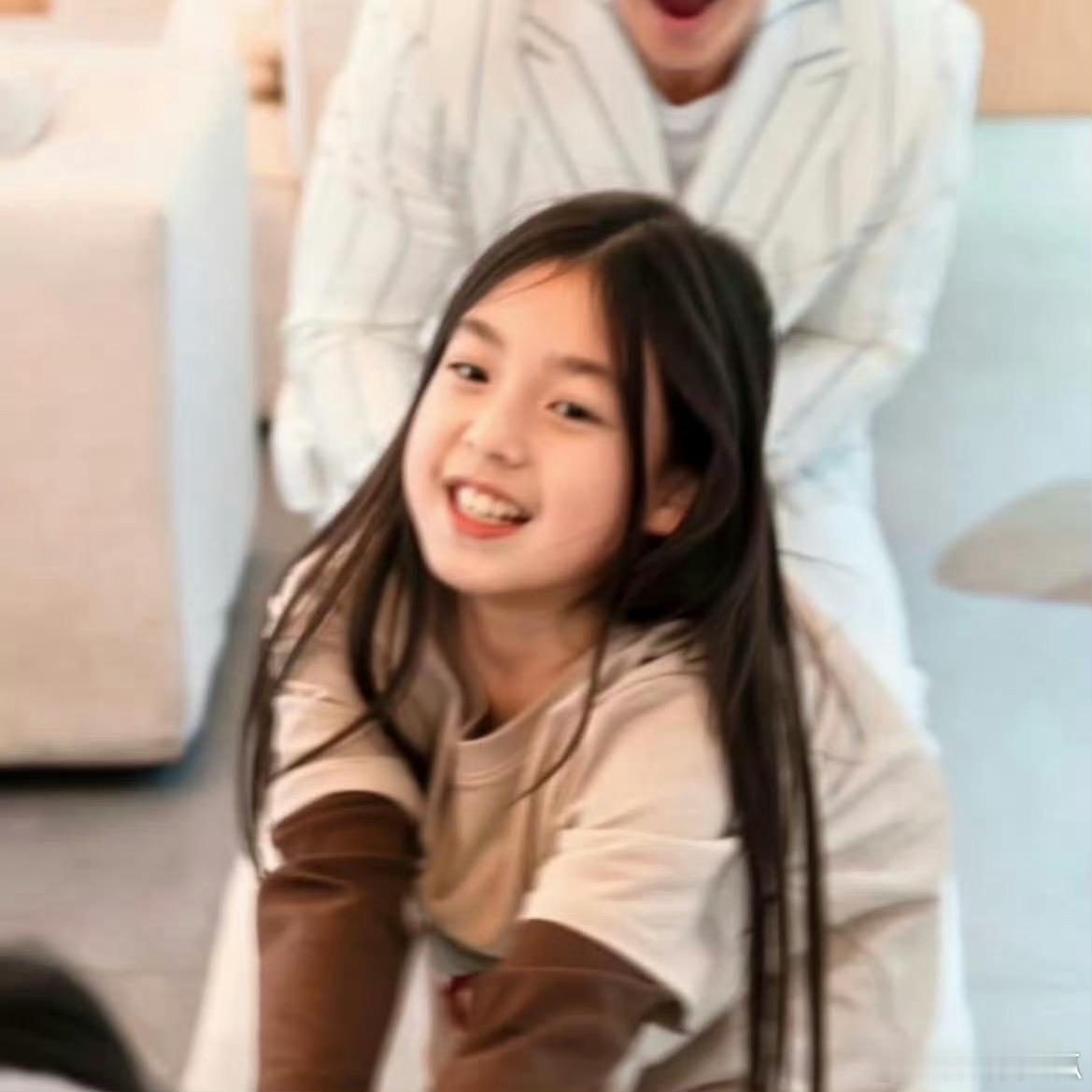 小泡芙女大十八变真的是女大十八变越变越好看