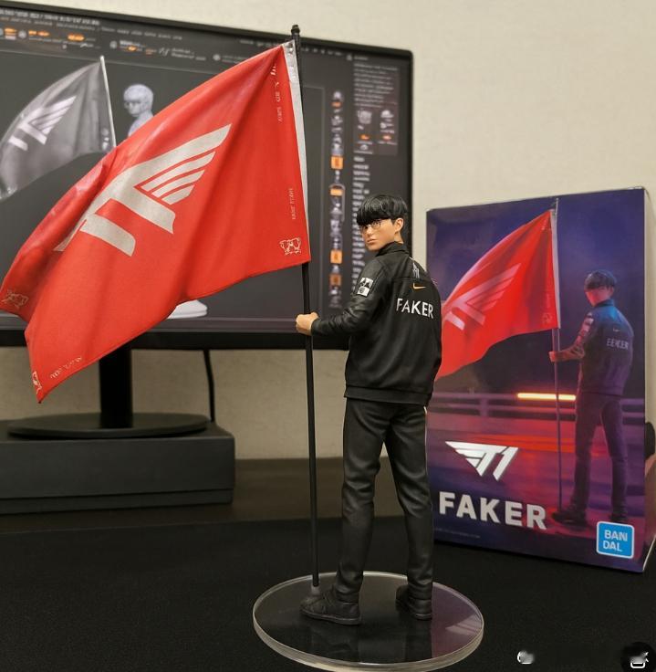 假如LPL出了这些手办的话题一出来，大家开始高强度整活，Faker、ShowMa