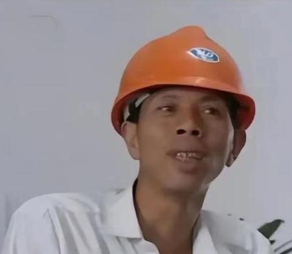 1987年，一浙江男子在工地上受伤，丧失了性功能，不久后妻子就失踪了，他疯狂寻找