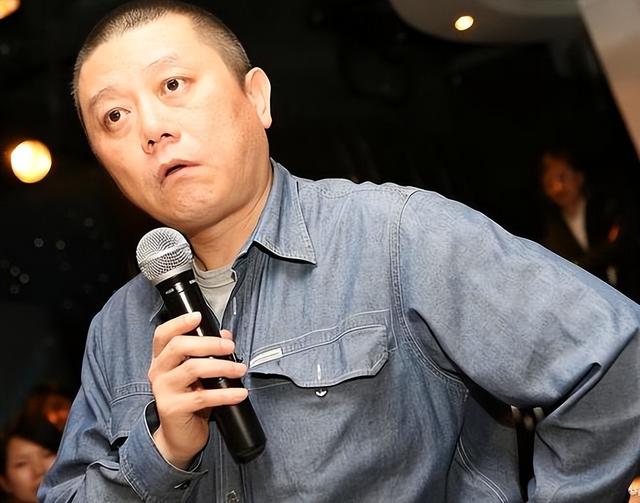 王朔:一群连小偷都不敢上前呵斥的人,却大呼小叫要灭了美国日本
