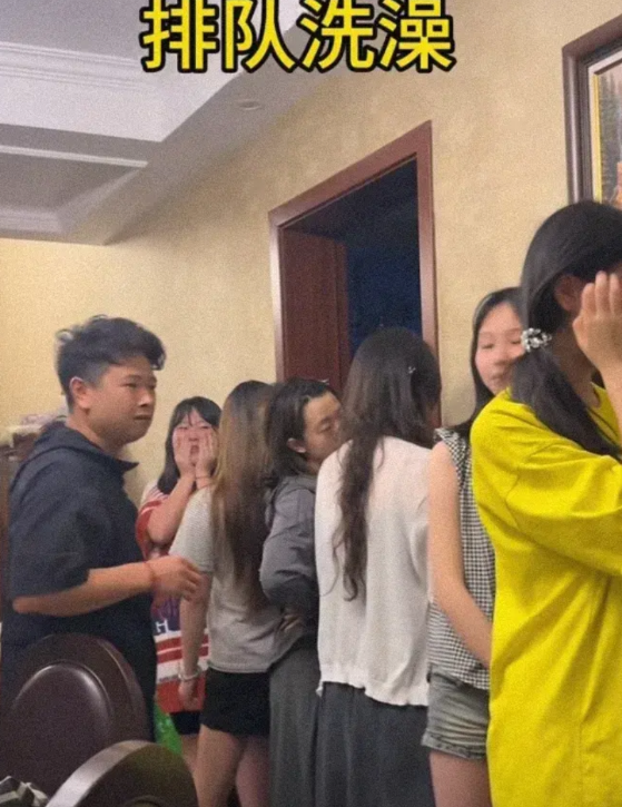 16个外甥的舅舅，​最大的麻烦出现了，​不是没钱养孩子，而是一到晚上孩子