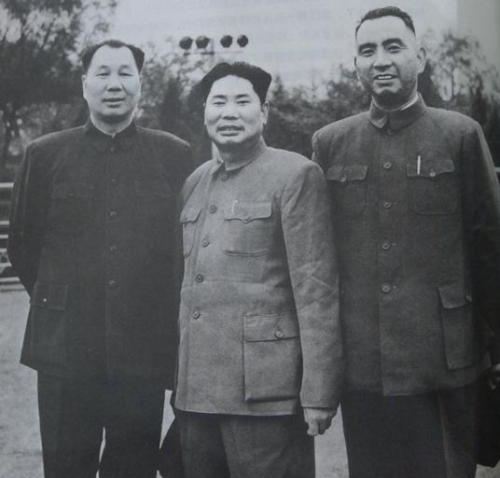 古有杨家将，今有三杨，都是武功盖世，赤胆忠心。三杨，都是主席的爱将。