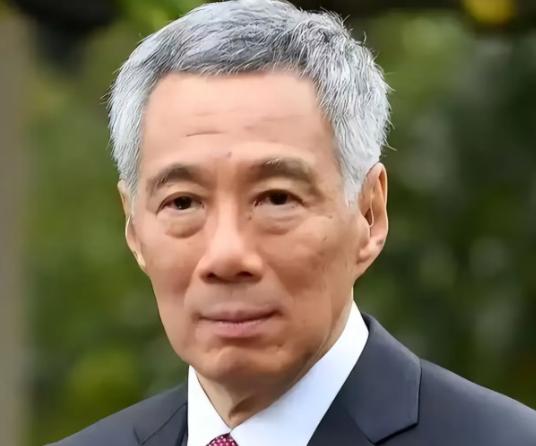 近几日东南亚航运圈变天了！越来越多巨轮绕开新加坡，直奔海南洋浦，今年前10月洋浦