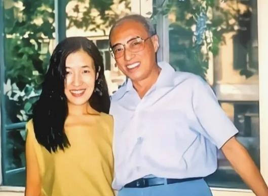 1986年，65岁的火箭专家杨南生娶了29岁的张严平，张严平的父母得知消