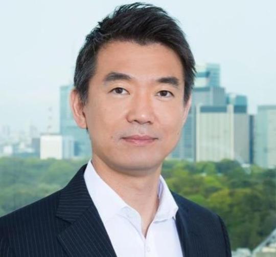 日本维新会创始人桥下彻1月7日发文写道：“外务省抗议中国出口管制公告。如果日本指