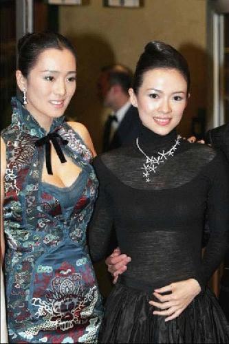 章子怡和巩俐差在哪？说白了，一个是“火”，一个是“地”。巩俐是“地母”，她演