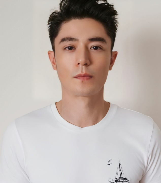记者问林心如:“霍建华做过医美吗？”林心如说:“他没有做过医美，连脸都没有特意