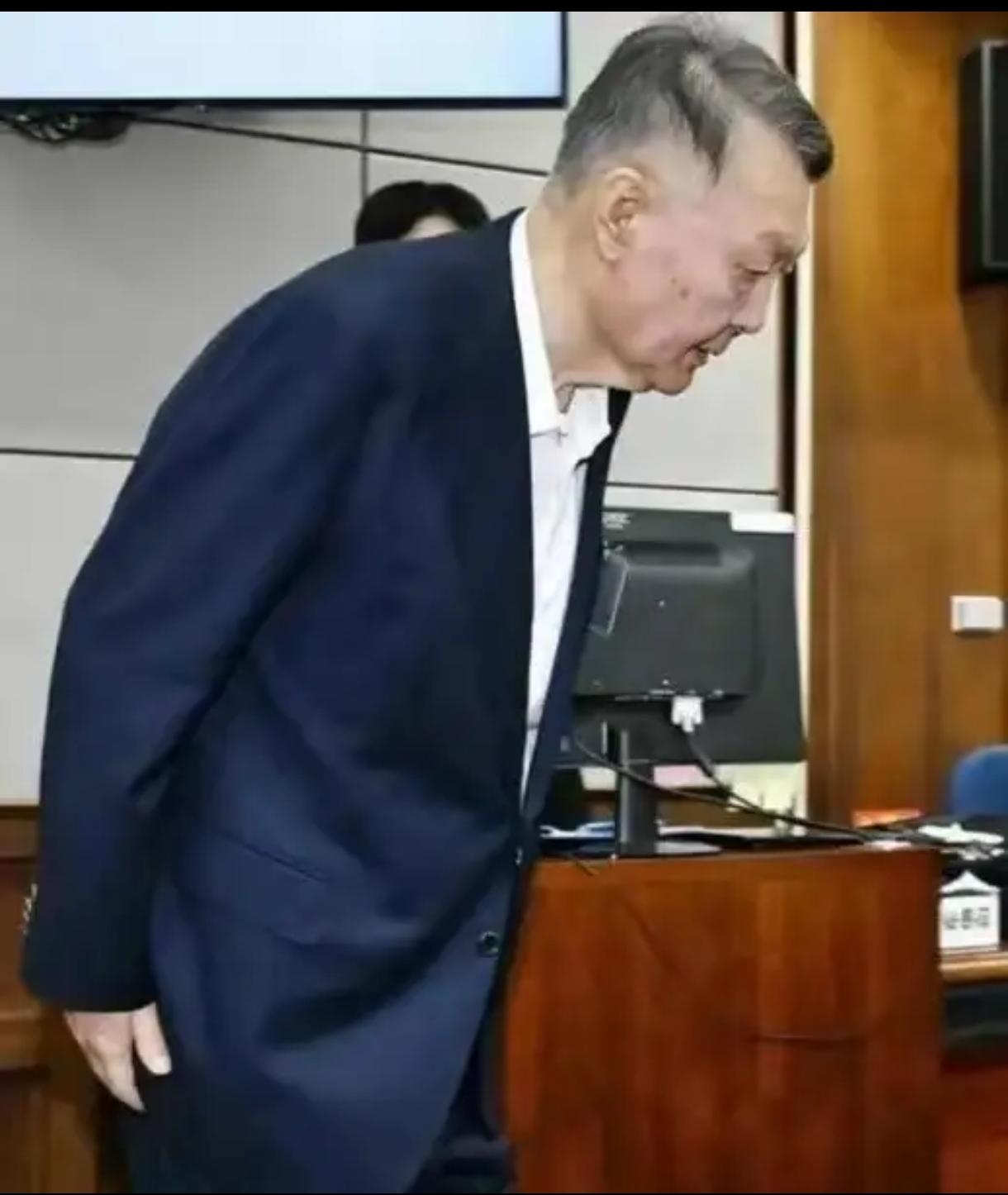 如果现在问尹锡悦会不会后悔娶金建希为妻，我想他一定会斩钉截铁的回答:不后悔！坦