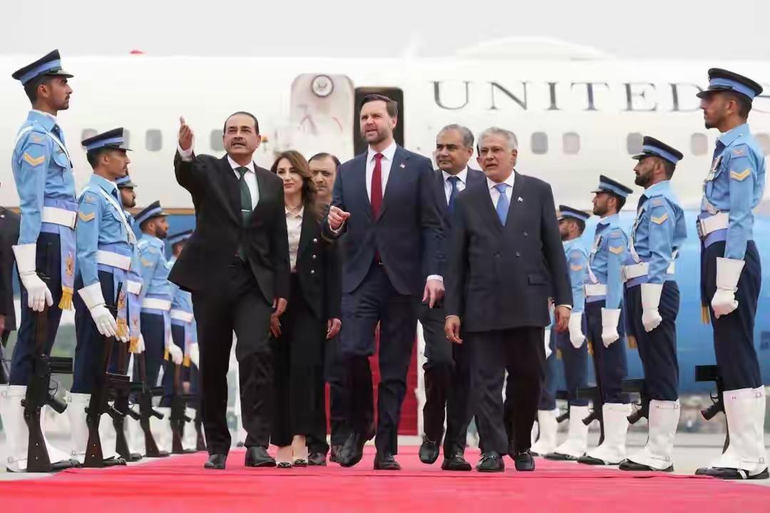 万斯宣布美伊谈判失败，却成为唯一赢家！美国副总统万斯4月12日在巴基斯坦首都伊