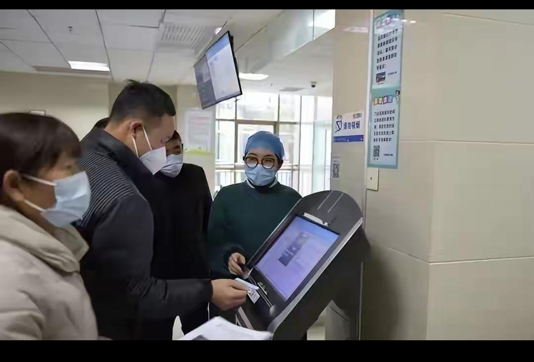 今天起，退休朋友买药真的要省心又省钱了！国家医保新规4月1日全国统一执行，药店直