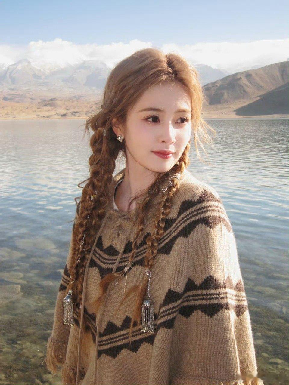 白鹿自由又明媚被白鹿这组照片美到了，光洒在她身上，自由又明媚！