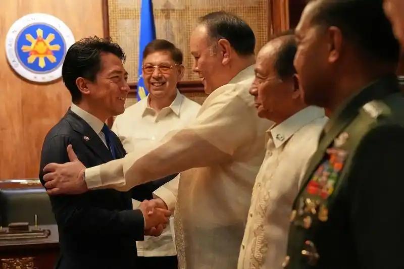 没想到，日本刚撕开和平伪装，就迫不及待迈出危险一步！4月刚松绑杀伤性武器出口