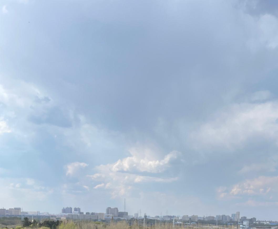 “好大的官威啊！”山西大同这事儿，看的人血压直飙——女生买根淀粉肠填肚子，工作人