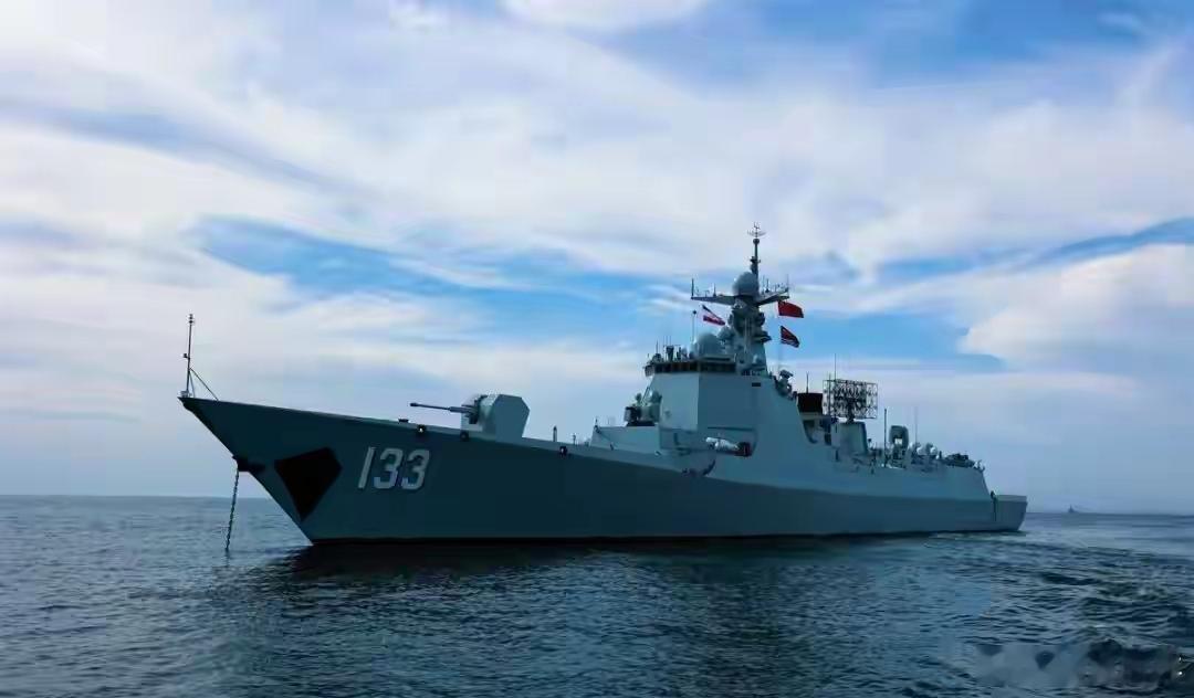 052D缺席“安全纽带-2026”演习，彰显中国战略定力！近日，中东火药味十足，