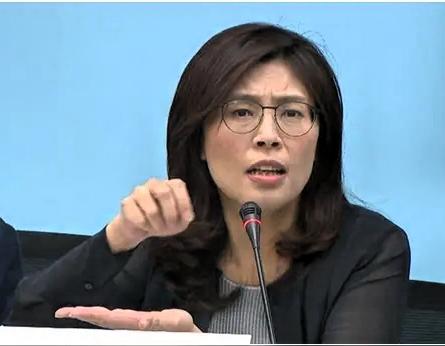 郑丽文迎来事业大运，民进党内部出现倒戈声音，赖清德哑巴亏吃定，国民党顺势再夺关键