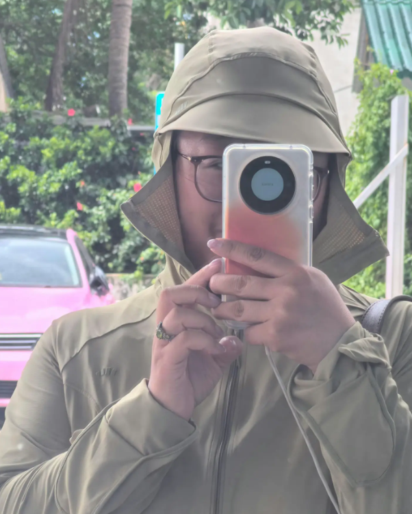 千万不要买绿色的防晒衣，看着就好笑​