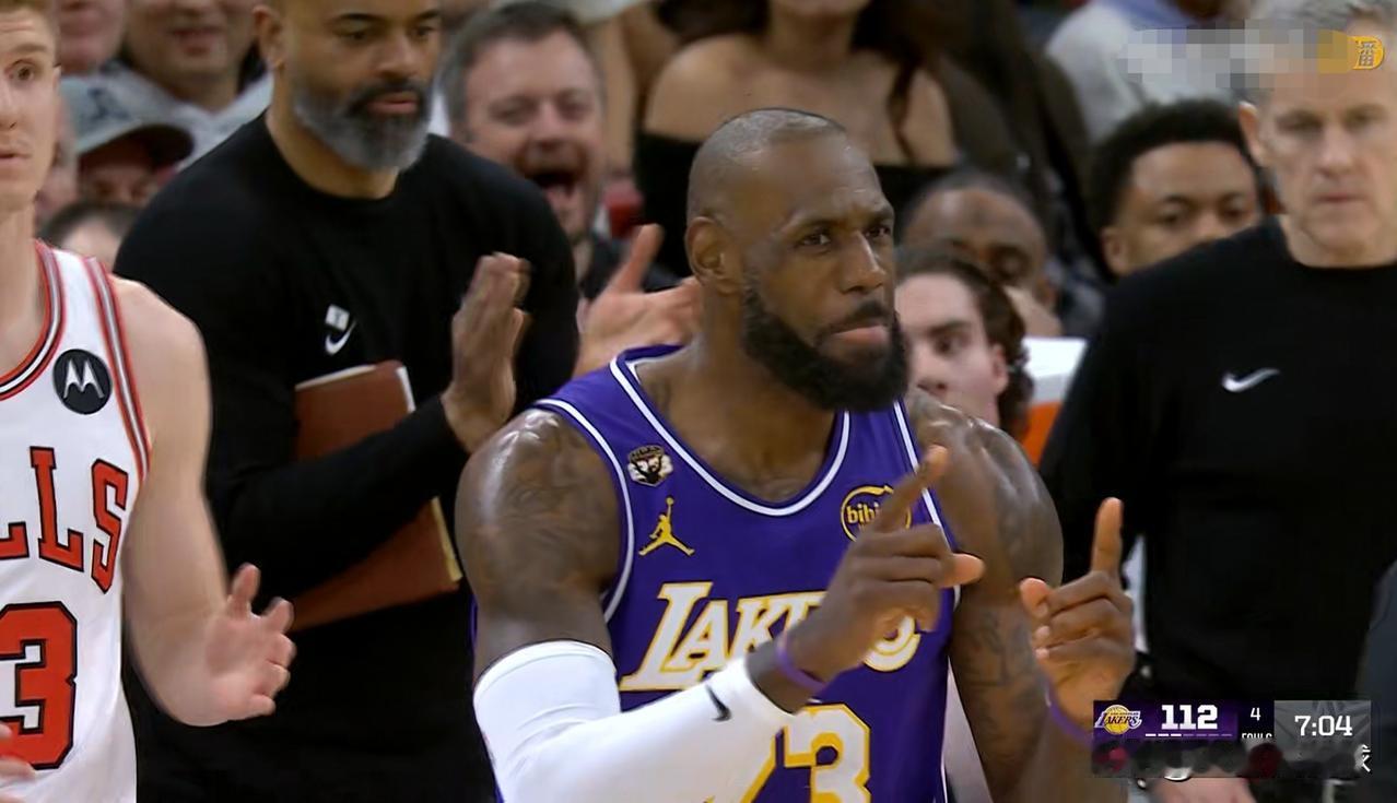 我强烈建议湖人主帅雷迪克减少詹姆斯的上场时间！在今天湖人客场以129：118战胜