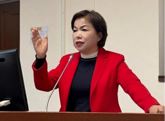 杨琼璎打响了台中内战的第一枪！很多人以为这只是普通的党内初选。错了！真相是：这是