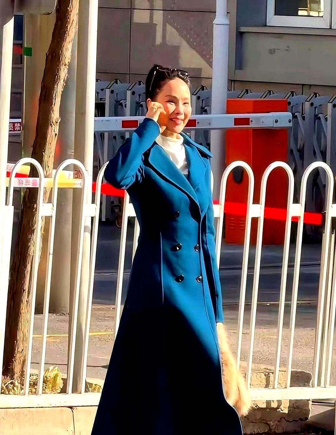 伊能静春晚后台那张脸，引发了无数人对“保持年轻”的焦虑。10天碳循环暴瘦10斤，