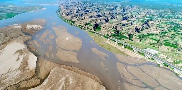 黄河已成悬河,为何不用挖泥船把泥沙挖走、让黄河整体下移?黄河悬河这事,得从泥