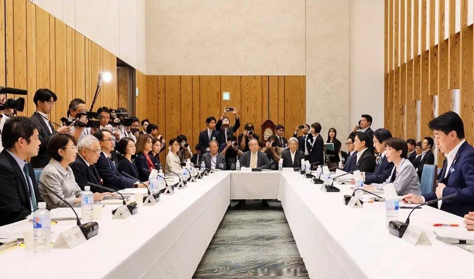 日本着急，连续开会。6月29日注定是一个不平凡的一天。中国宣布对日本40家企业进