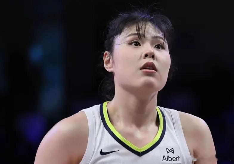 北京时间7月10日，WNBA常规赛达拉斯飞翼客场对阵芝加哥天空，李月汝连续3场带