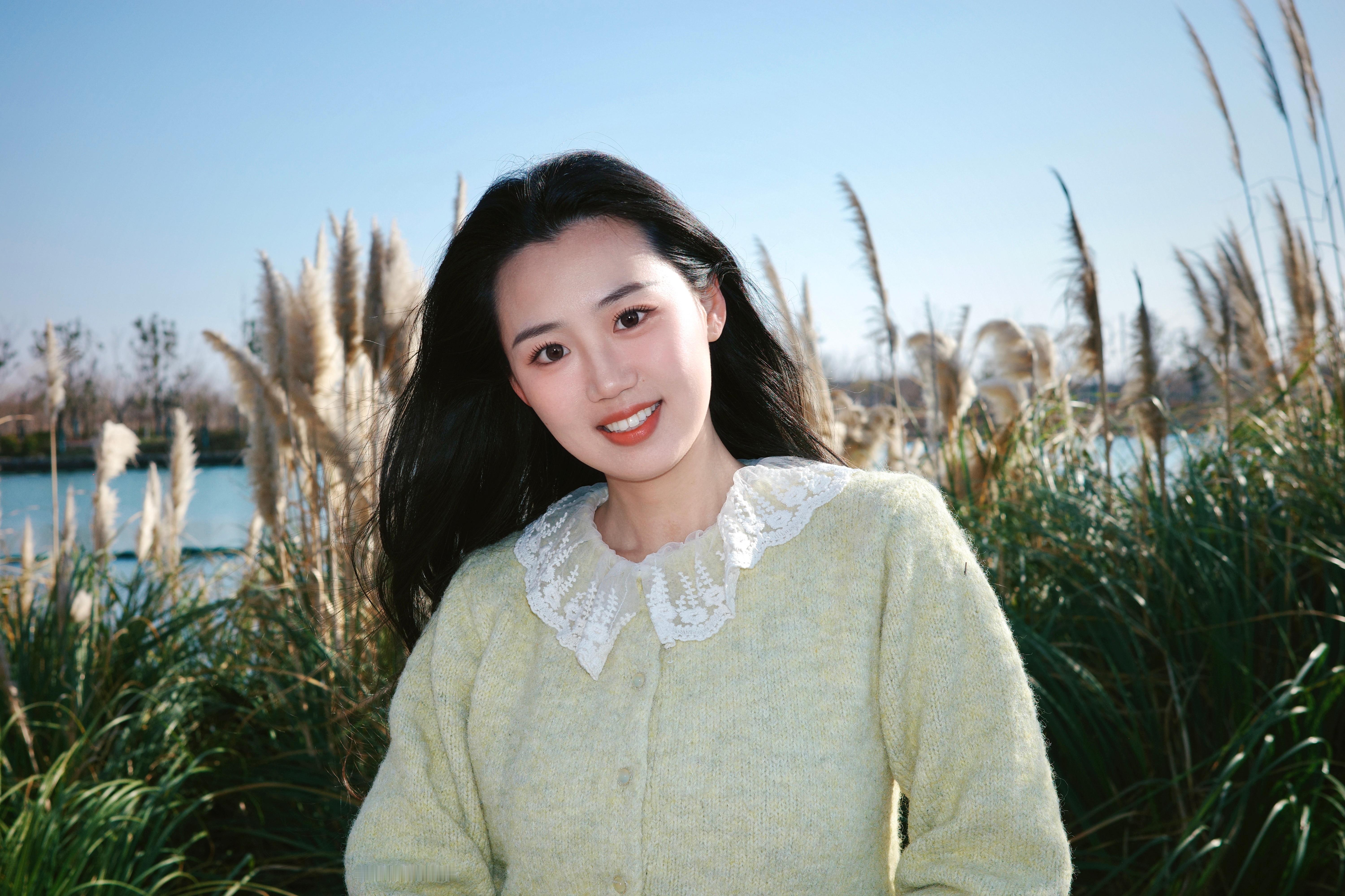 偶遇梅花~和花花合个影啦🌸摄于上周末那天巨！冷！无！比！拍照前送小包去他公