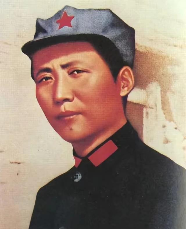 1935年，大渡河边，毛主席正在发愁，李富春跑了过来，说：“有个90多岁的老人，