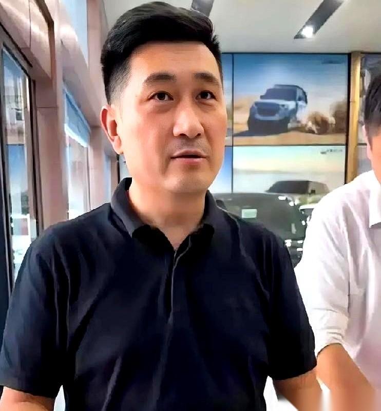 负债3个亿。最后只需要260万，就能换三年的自由，结果满世界都找不到一个人肯借