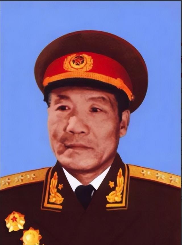 1955年授衔前，妻子问李达评什么衔，他说：＂可能中将，也可能少将，我贡献太少。