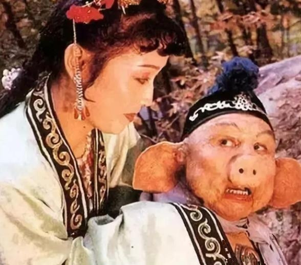 1983年，《西游记》拍到“猪八戒背媳妇”那场戏时，扮演“高小姐”的魏慧丽，向杨