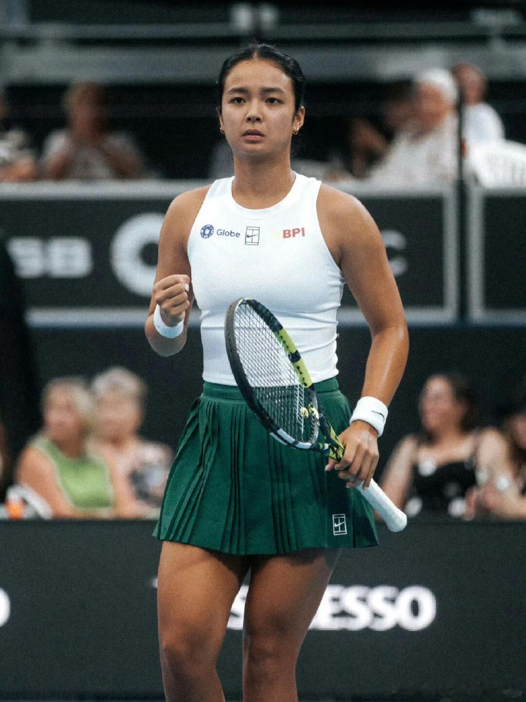 伊埃拉送蛋被逆转尽管首盘吃饭，公园姐展现不屈，以0:6，6:3，6:2逆转几乎是