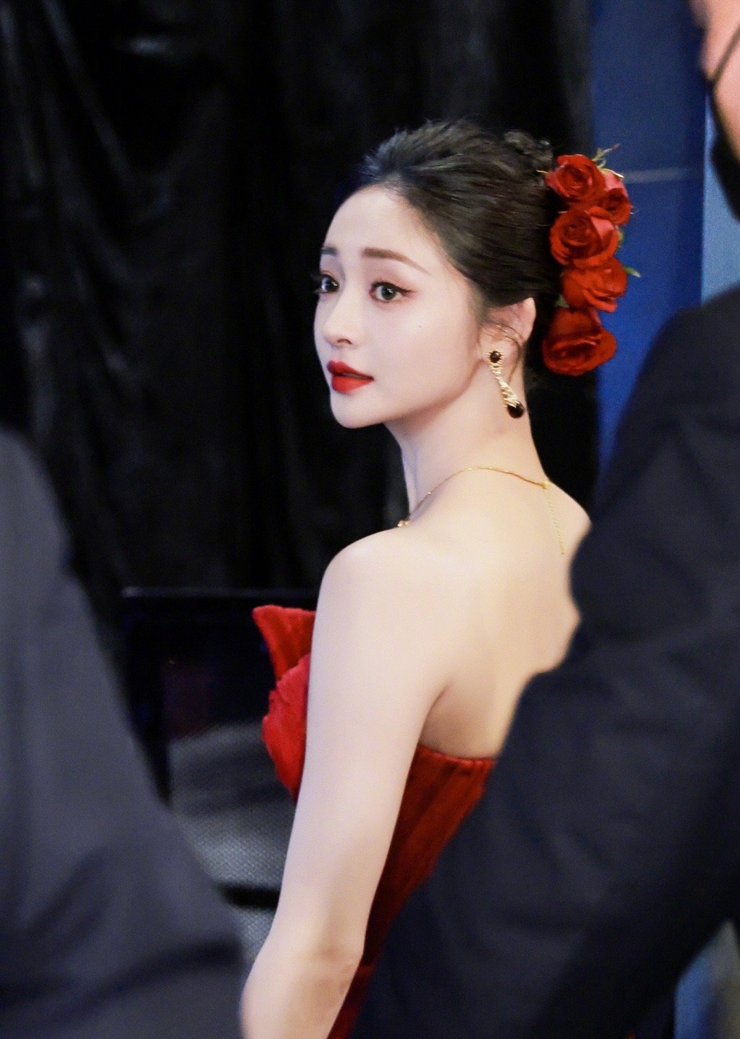 周洁琼是单依纯头号粉丝吧周洁琼用一个个生活化的安利细节，定义了何为“头号粉丝”