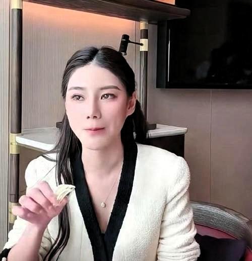 早餐店怎么了，靠自己双手挣钱，难道不应该吗，马筱梅的回击最近，马筱梅直播的时候