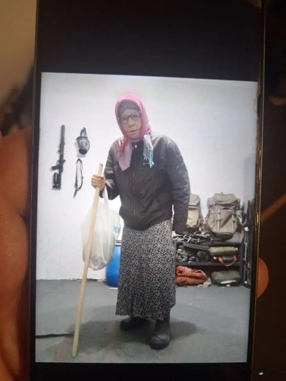 乌克兰嫌疑人扮成老妇人刺杀俄罗斯国防部长。近日，俄罗斯联邦安全局成功挫败了乌
