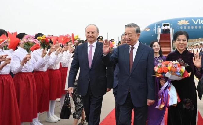 越南最高领导人苏林访华前，越南将高铁的巨额订单交给德国西门子，可抵达北京后，他却