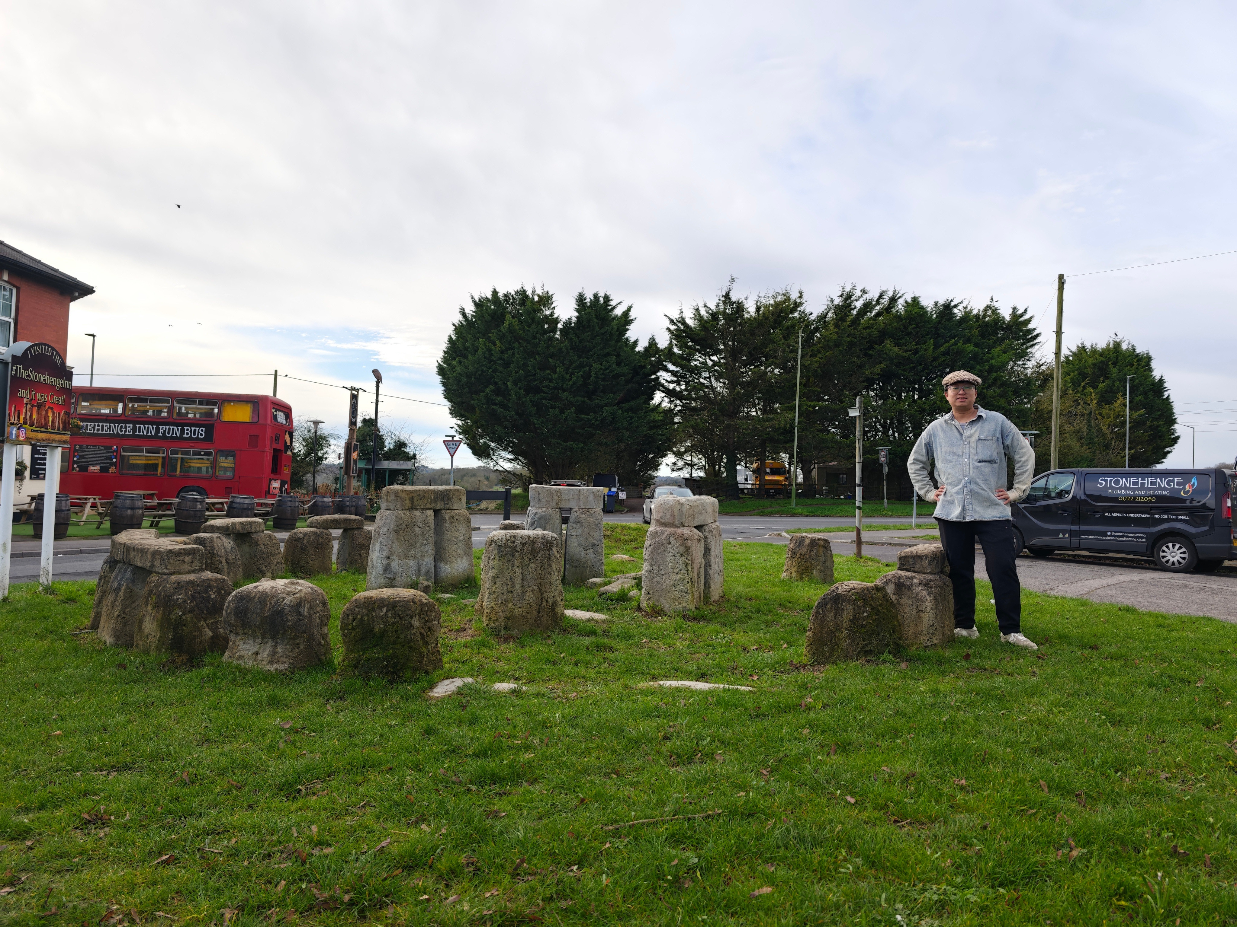 今天去巨石阵不过这个巨石阵怎么跟我印象中不太一样？英国·巨石阵