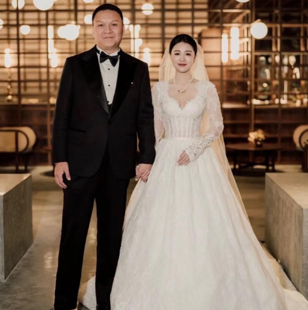 其实李嘉格的妈妈没什么问题，想想如果你以后有孩子了，嫁的人挺难看的但是孩子愿意，