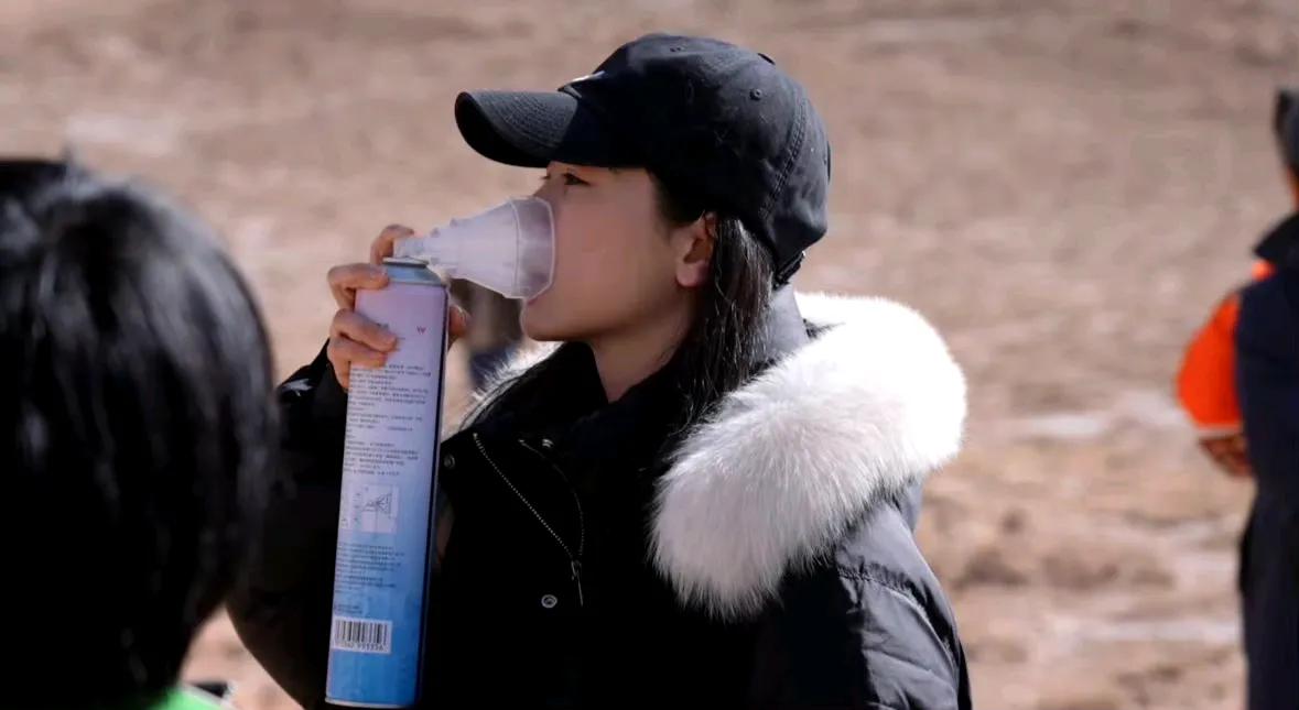 杨紫拍摄《生命树》在高原吸氧，这个真豁出去了！长期在低海拔地区的朋友，肯定不