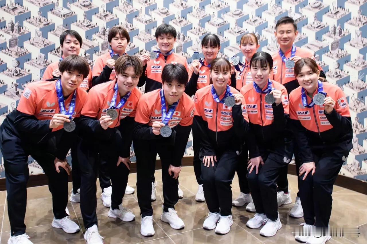 有消息说去年张本智和兄妹的收入，张本美和比哥哥还多点，美和大约8000万日元，