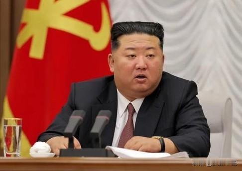 朝鲜一少将大肆贪腐被通报，金正恩定调！根据朝中社7月11日发布的官方消息，金正恩