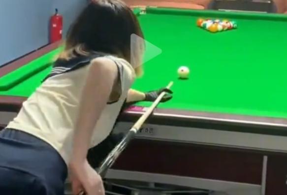 胆大妄为！众目睽睽之下，陌生男子竟当众做出这种龌龊事5月29日深圳新闻