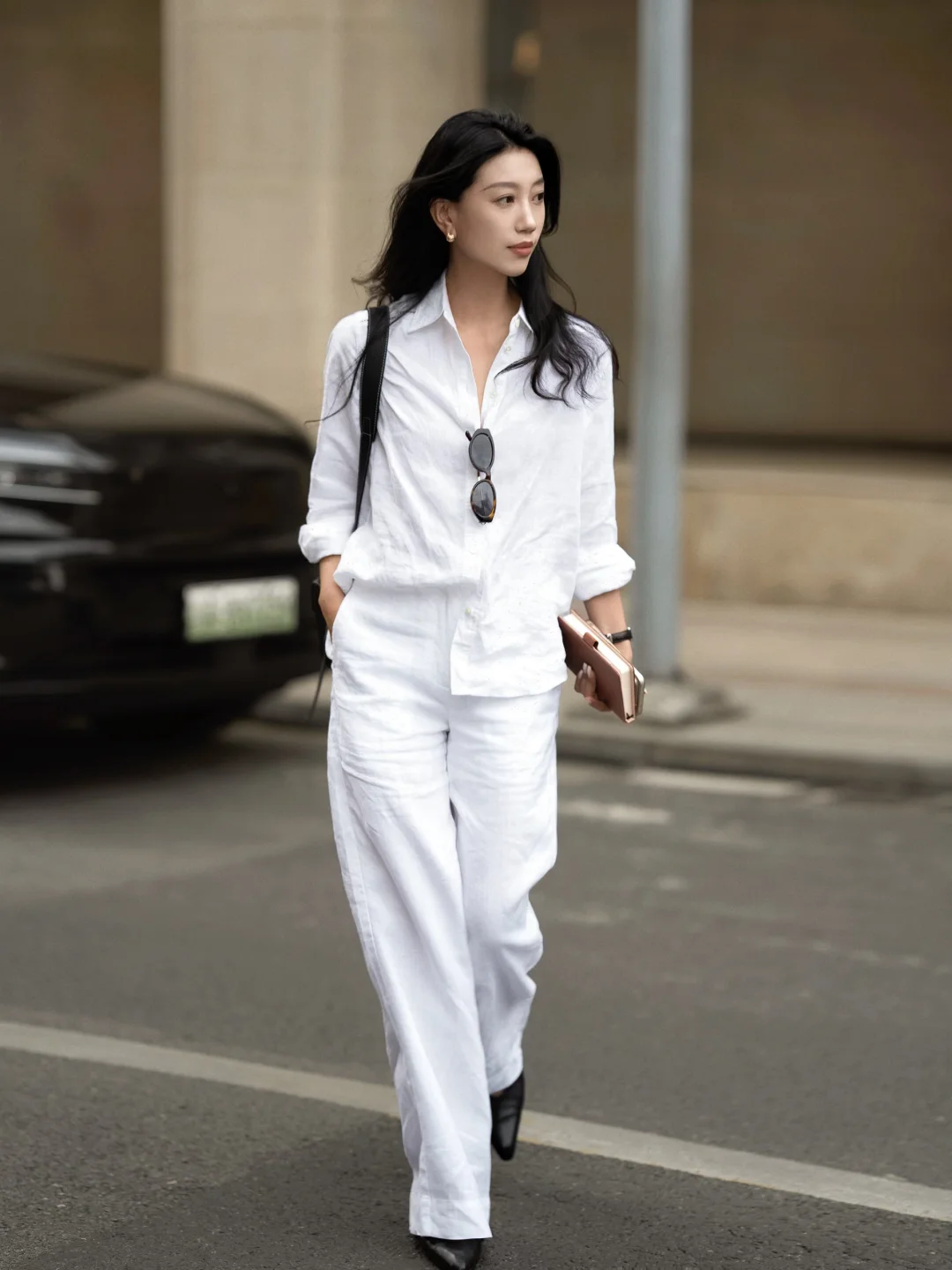 不愿受束缚 便一身松弛自在