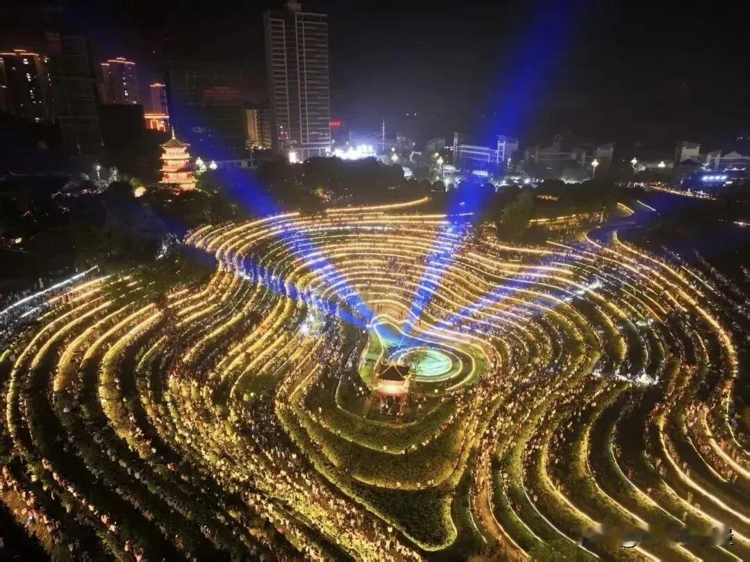 一段值得深思的话：“你接触的人多了，就会发现，那些舍不得吃，舍不得穿，抠抠搜搜一