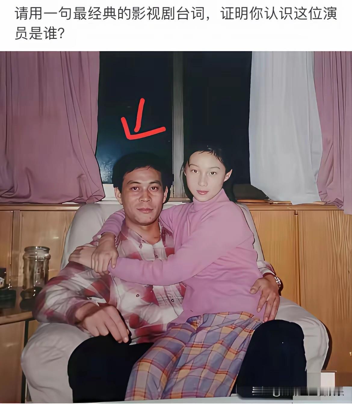 不懂就问，李云龙抱着的女生是谁？？？