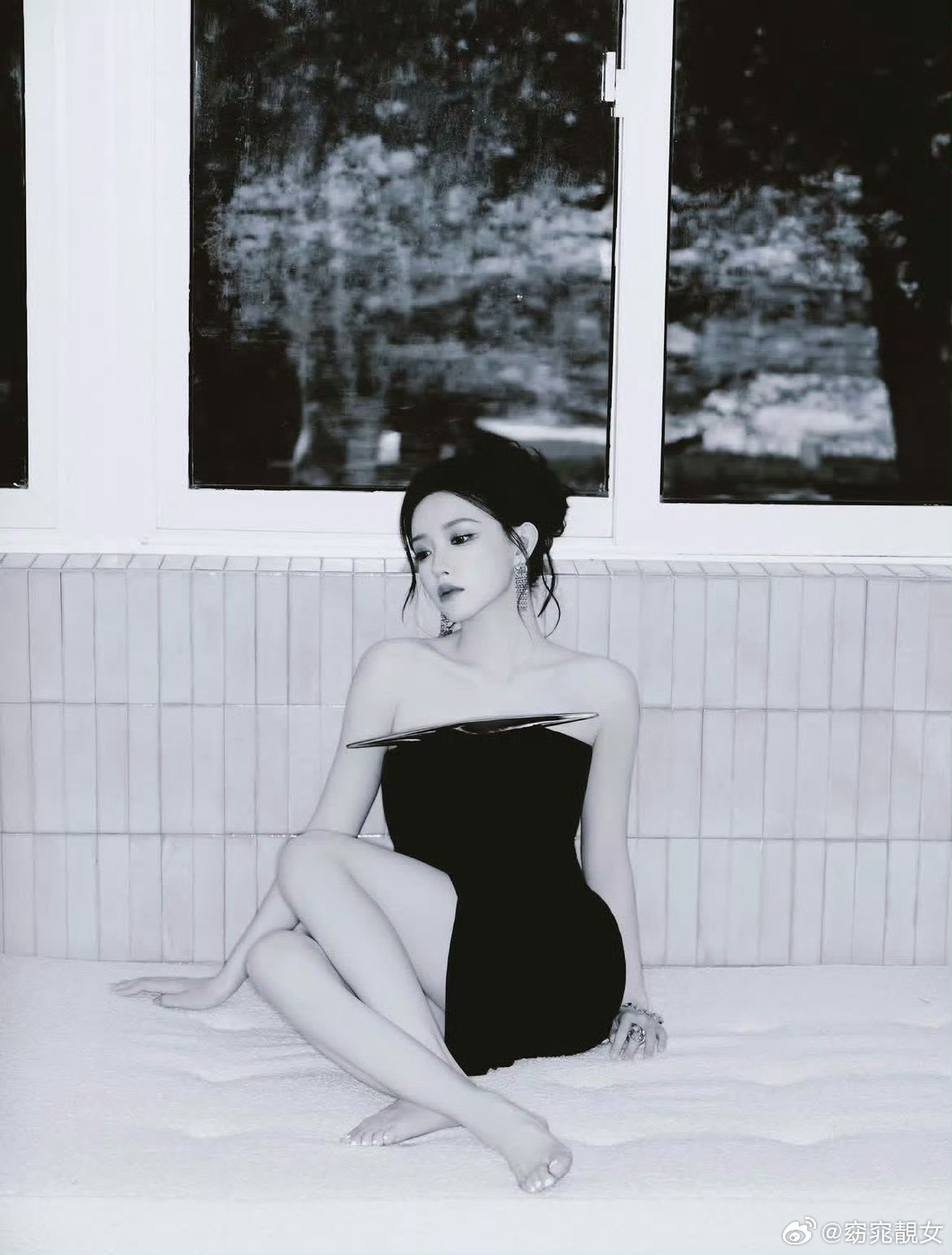 程潇黑裙好美程潇大美女不管穿什么都好看。高颜值，身材又好。