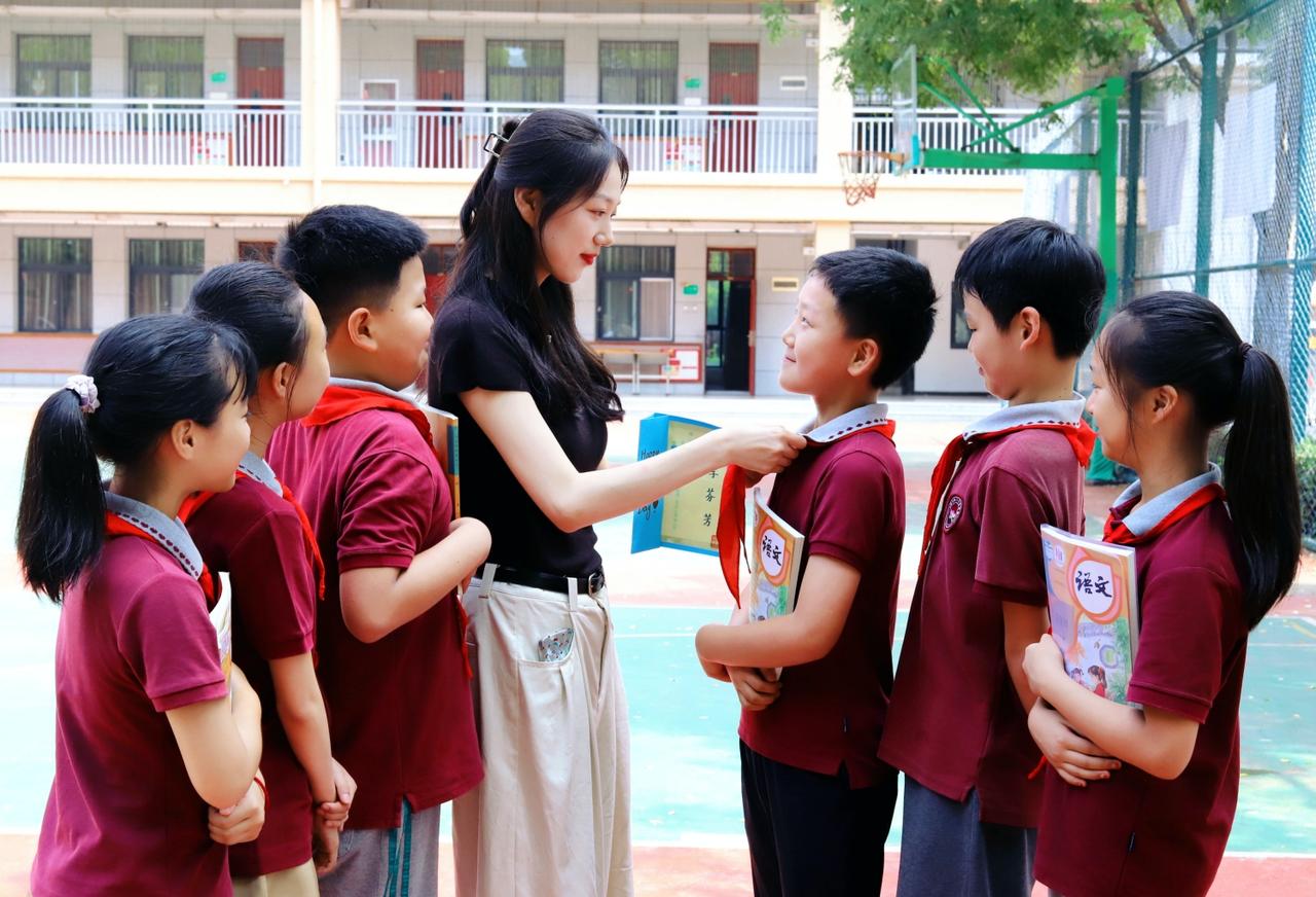 “想进步的跟上!”难道跟上的真的就能进步吗？是补课成绩能跟上，还是收款码付款跟