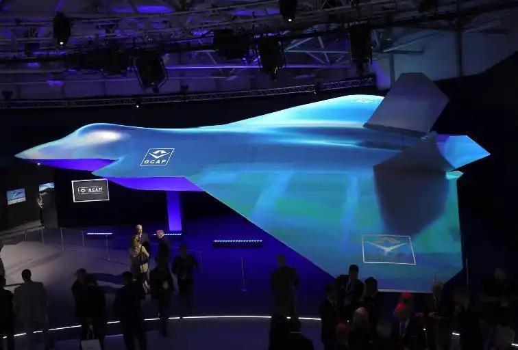 谁能料到，一向装腔作势的加拿大，这次居然彻底放低姿态，主动给英国、日本、意大利三